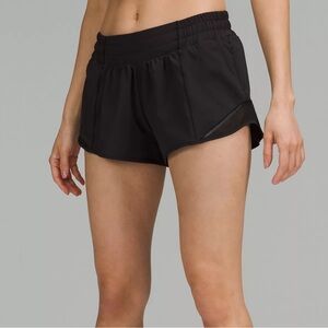 Lululemon Hottie Hot Shorts 2.5”